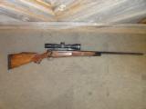 Custom Shop Weatherby Mk V Deluxe in .257 Weatherby - 1 of 14