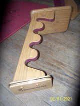 BROWNING gun rack, solid oak - 3 of 6