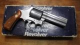 Smith & Wesson 686 No Dash CS-1 4" Stainless Steel 6 Shot 357 Magnum Revolver - 2 of 25