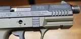 Walther P22 22LR with Threaded Barrel and 3 magazines - 15 of 25