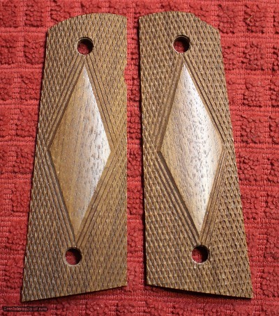 Herretts Walnut Large Diamond Magwell Cut 1911 Grips 