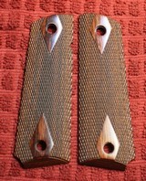 Factory Colt NO LOGO Laminate 1911 Grips off of a modern Colt Full Size 1911.  - 1 of 4