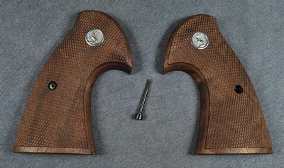 Colt Factory Officers Model Match / Trooper / 3 5 7 Model Generation 1 Target Grips