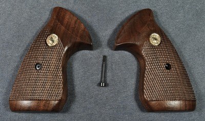 COLT FACTORY TROOPER MK III / LAWMAN MK III WALNUT TARGET GRIPS