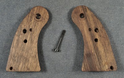 Colt Police Positive / Police Positive Special Narrow-Butt Checkered Walnut Grips - Image 4 of 7