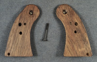Police Positive / Police Positive Special Narrow-Butt Checkered Walnut Grip - Image 4 of 7