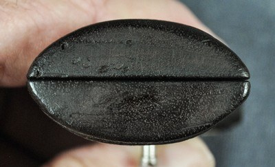 COLT FACTORY POLICE POSITIVE / POLICE POSITIVE SPECIAL / DETECTIVE SPECIAL PRE-WAR WALNUT GRIPS - Image 3 of 4
