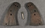 COLT FACTORY POLICE POSITIVE / POLICE POSITIVE SPECIAL / DETECTIVE SPECIAL PRE-WAR WALNUT GRIPS - Image 2 of 4