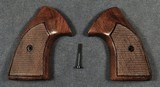COLT FACTORY DETECTIVE SPECIAL / COBRA WRAP-AROUND GRIPS - 1 of 7