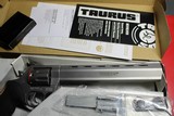 Taurus Raging Hornet - 3 of 5