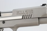 Minty Smith & Wesson Performance Center 945 - Scarce Commander Size - 10 of 12