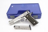 Excellent Smith & Wesson Performance Center 945-1 - Full Size 5