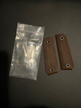 Colt Post War II 1911Grips