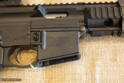 Smith & Wesson M&P 15-22 in .22LR - Image 12 of 12