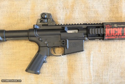 Smith & Wesson M&P 15-22 in .22LR - Image 10 of 12
