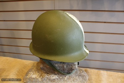 US GI M1 Helmet, fiber liner, rear seam, fixed bale