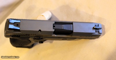 Like new Ruger American pistol in 9mm - Image 8 of 9