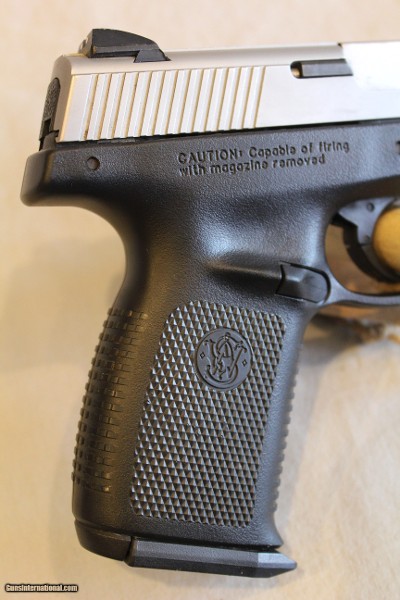 Smith & Wesson SW9VE in 9mm - Image 2 of 14
