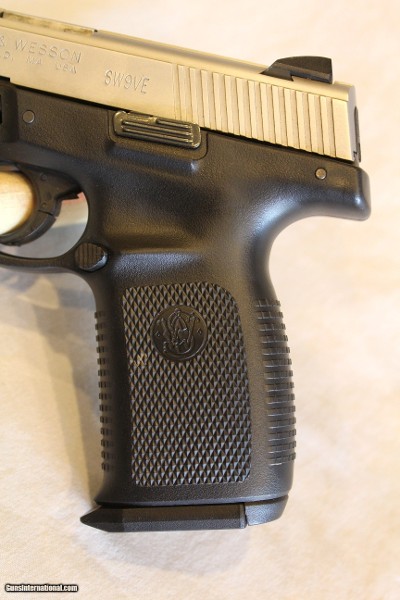 Smith & Wesson SW9VE in 9mm - Image 6 of 14