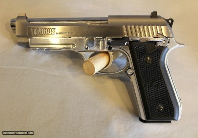 Taurus 92 in 9mm Luger - Image 10 of 18