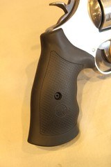 Smith & Wesson 629-6 in .44 Magnum - 4 of 21