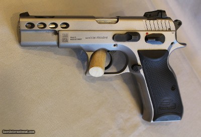 Sarsilmaz Arms P8L in 9mm 4.6