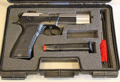 SAR B6 BLACK Body, STAINLESS Slide, 9mm, 17