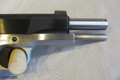Colt Custom M1991A1 in .45ACP 5