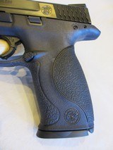 Smith & Wesson M&P 40 in 40 S&W - 8 of 15