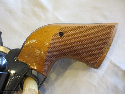 Ruger New Model Blackhawk in .44 Magnum 7.5