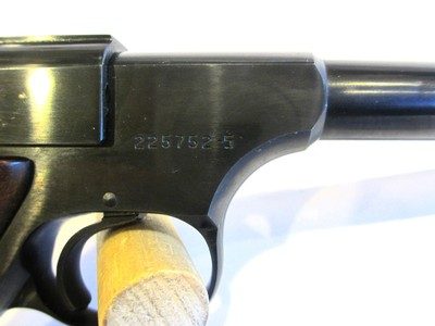 Colt Woodsman in .22 LR, 6