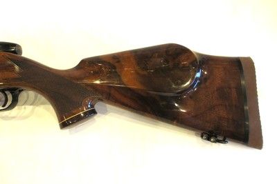 Like new Weatherby Mark V Deluxe 7mm Weatherby Mag 3+1 26