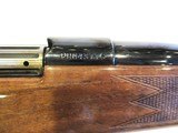 Like new Weatherby Mark V Deluxe 7mm Weatherby Mag 3+1 26