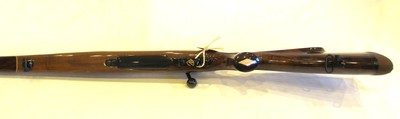 Like new Weatherby Mark V Deluxe 7mm Weatherby Mag 3+1 26