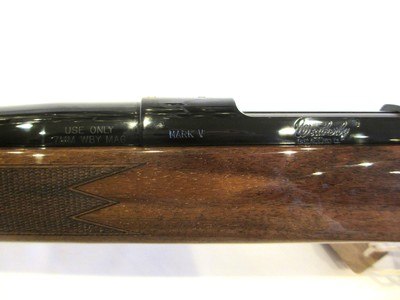 Like new Weatherby Mark V Deluxe 7mm Weatherby Mag 3+1 26