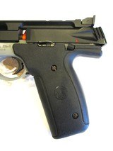 Smith & Wesson 22A 22LR 5.5-inch Two-Tone Rimfire Pistol - 7 of 10