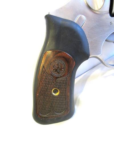 Ruger SP101 in 327 Federal 4.25 - Image 2 of 11