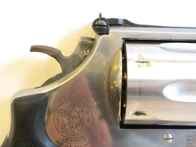 Smith & Wesson 629-4 in 44 Magnum 5