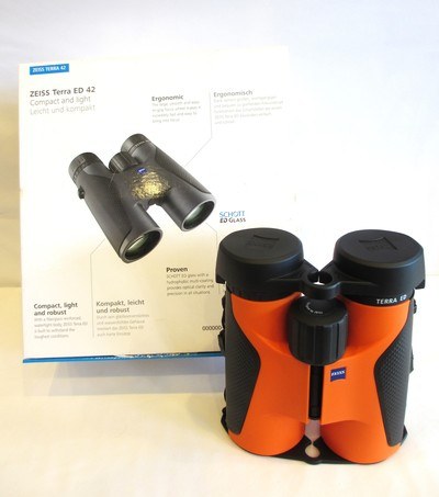 Like new Zeiss Terra Ed 10x42 Black/Blaze Orange Binoculars - Image 6 of 6