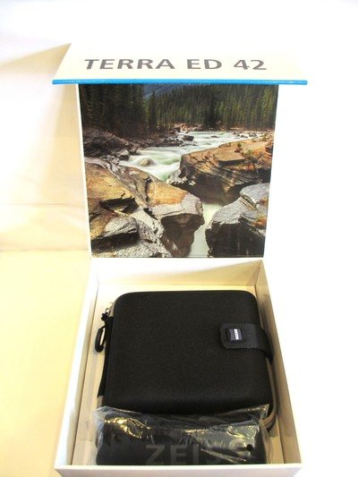 Like new Zeiss Terra Ed 10x42 Black/Blaze Orange Binoculars - Image 2 of 6