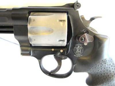Smith & Wesson Model 329PD Air Lite PD in 44 Magnum - Image 7 of 16