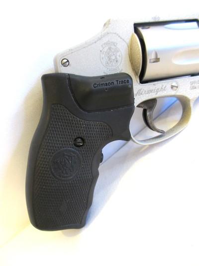 Smith & Wesson Model 642 Airweight 38 Special 1.88in Stainless/Black Revolver - 5 Rounds - Image 2 of 14