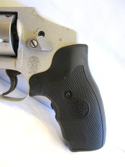 Smith & Wesson Model 642 Airweight 38 Special 1.88in Stainless/Black Revolver - 5 Rounds - Image 6 of 14