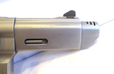 S&W Performance Center Model 629 V-Comp 44 Mag - Image 5 of 16