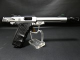Smith & Wesson SW22 Victory - 1 of 10