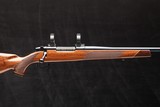 Weatherby Mark V Deluxe .300 Wby Mag - 8 of 8