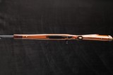 Weatherby Mark V Deluxe .300 Wby Mag - 3 of 8