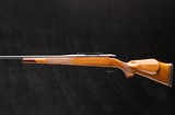 Weatherby Mark V Deluxe 7mm Whby Mag - 1 of 8