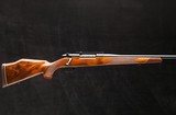 Weatherby MKV Deluxe .300 Whby Mag - 7 of 8