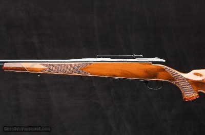 Weatherby MKV Deluxe .300 Whby Mag - Image 2 of 8